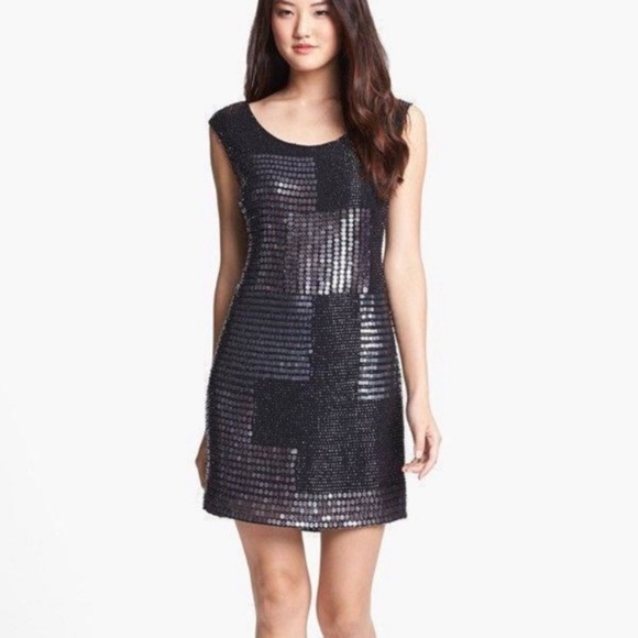 Adrianna Papell Dresses & Skirts - Adrianna Papell sleeveless fish scale sequins cocktail dress
